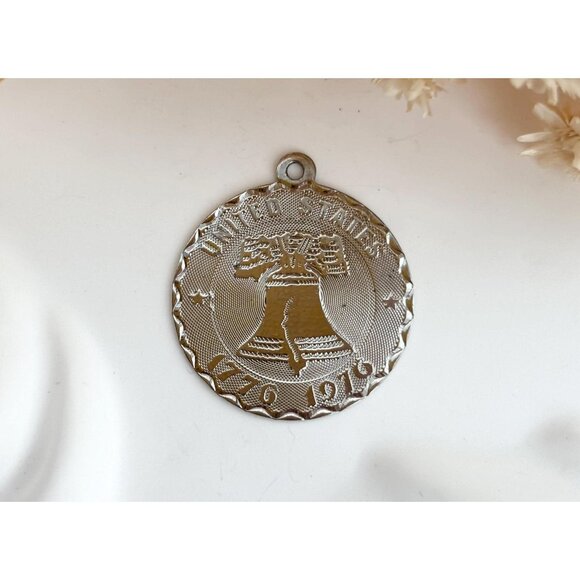 Beau Sterling Liberty Bell 1776 / 1976 925 Sterling Silver Vintage Pendant Charm - Picture 1 of 9